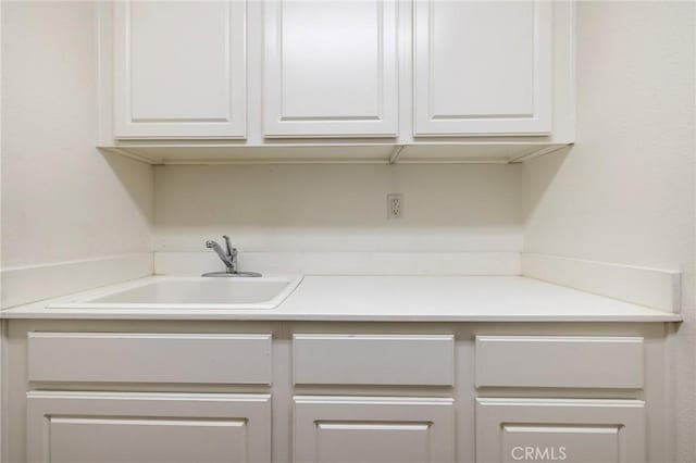 6411 Puma Pl, Rancho Cucamonga, CA 91737 - bar with a sink