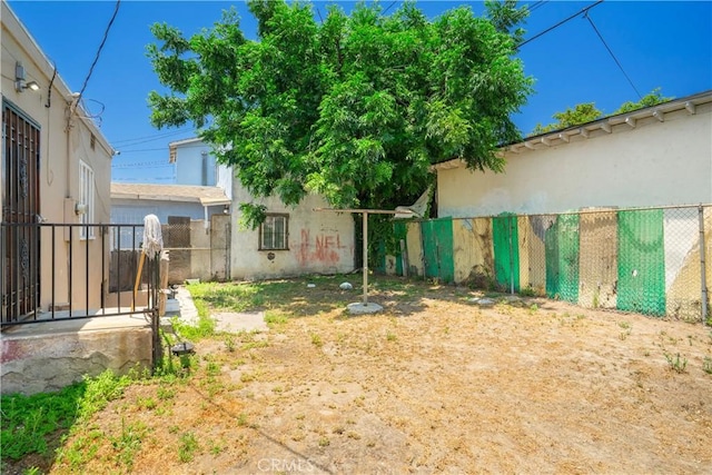 1139 E 68th St, Los Angeles, CA 90001 - view of yard