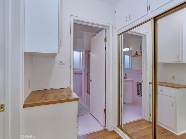 3042 E 3rd St Unit 5, Long Beach, CA 90814 - hall with light wood-type flooring