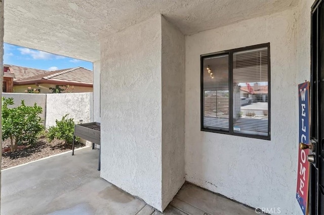 3920 Roxbury Dr, Hemet, CA 92545 - entrance to property featuring stucco siding