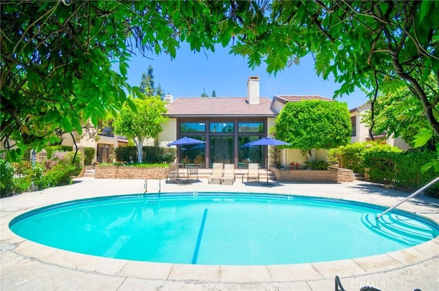 535 W Duarte Rd Unit 14, Arcadia, CA 91007 - community pool with a patio