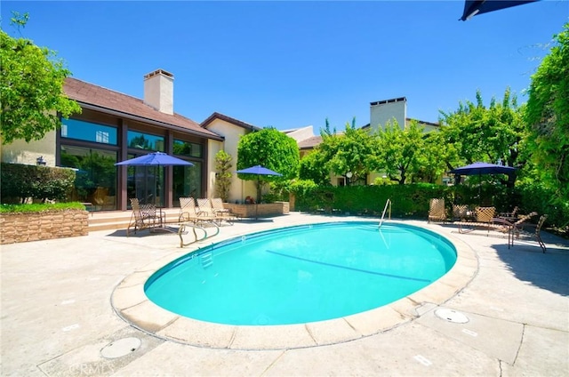 535 W Duarte Rd Unit 14, Arcadia, CA 91007 - community pool with a patio area