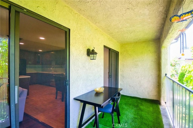 535 W Duarte Rd Unit 14, Arcadia, CA 91007 - balcony with a sink