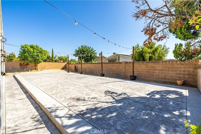43657 21st St W, Lancaster, CA 93536 - view of fenced backyard