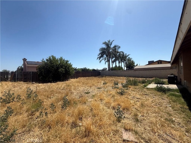15569 Athol St, Fontana, CA 92335 - view of yard