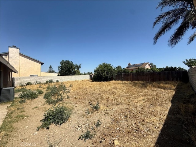 15569 Athol St, Fontana, CA 92335 - view of yard