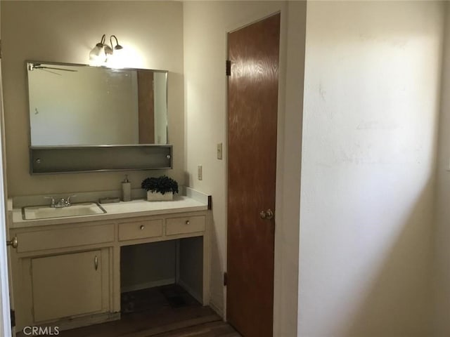 2911 Tahoe Dr, Merced, CA 95340 - bathroom featuring vanity