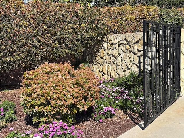 6914 Andasol Ave, Van Nuys, CA 91406 - exterior view
