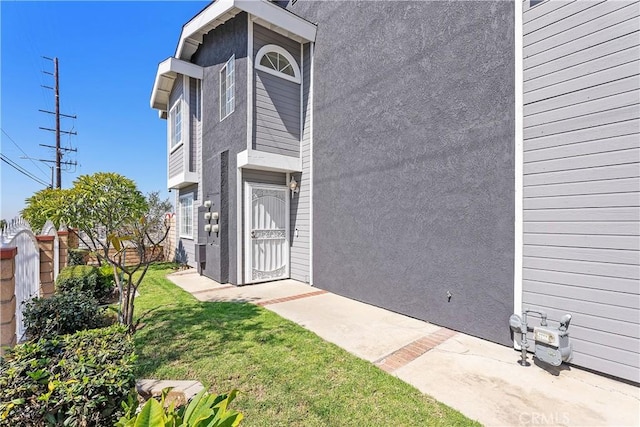 11521 Double Eagle Dr, Whittier, CA 90604 - entrance to property with stucco siding