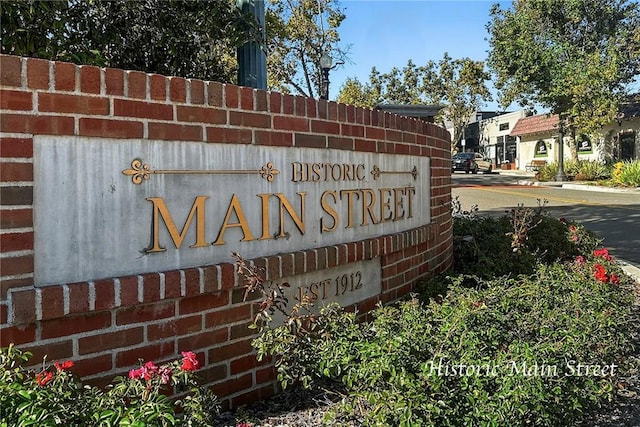 4692 Lakeview Ave Unit 8, Yorba Linda, CA 92886 - view of community sign