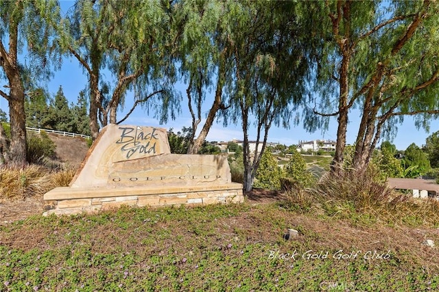 4692 Lakeview Ave Unit 8, Yorba Linda, CA 92886 - view of community sign