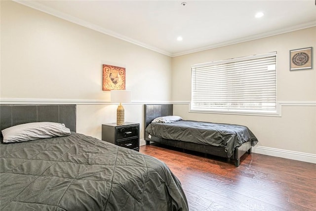 15521 Sandra Ln, Sylmar, CA 91342 - bedroom featuring wood finished floors, crown molding, and recessed lighting