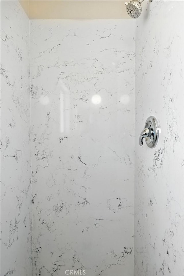 457 Brian Ct, Merced, CA 95348 - bathroom with a marble finish shower