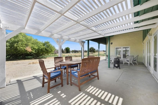 28201 Stallion Springs Dr, Tehachapi, CA 93561 - view of patio featuring outdoor dining area and a pergola