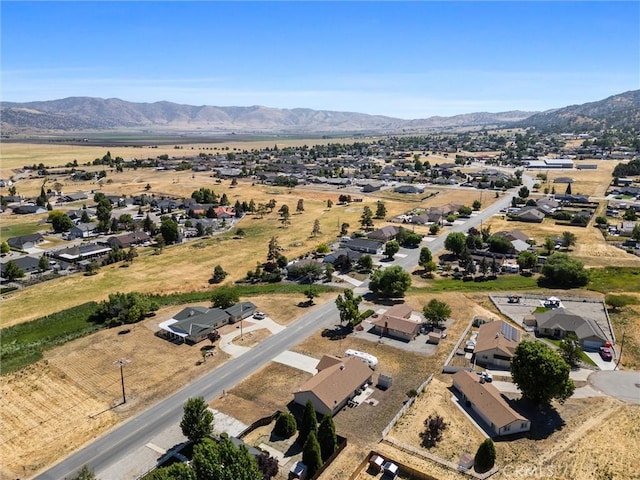 28201 Stallion Springs Dr, Tehachapi, CA 93561 - aerial view of residential area featuring a mountainous background