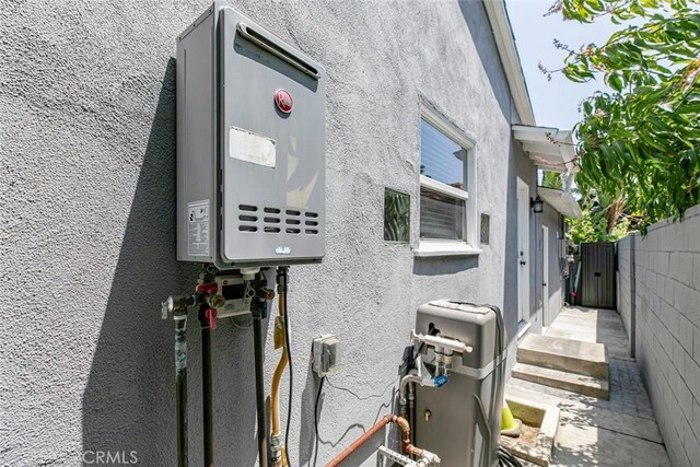 15409 Wyandotte St, Van Nuys, CA 91406 - photo 54