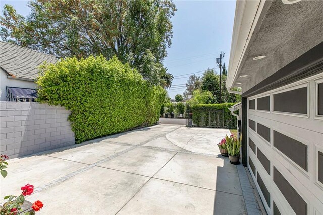 15409 Wyandotte St, Van Nuys, CA 91406 - photo 10