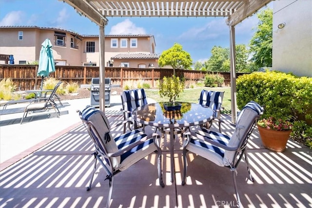 42365 Westar Ct, Murrieta, CA 92562 - fenced backyard with outdoor dining space, a pergola, a patio, and area for grilling