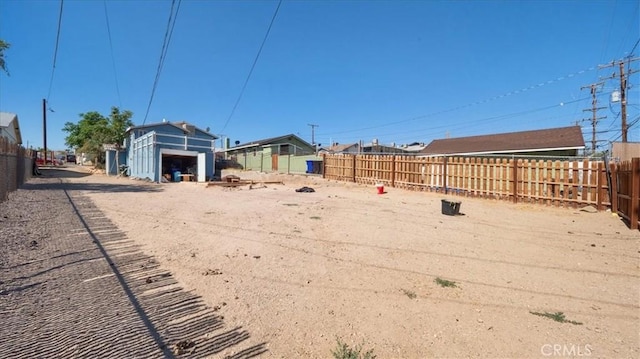 533 E Fredricks St, Barstow, CA 92311 - view of yard with an outbuilding