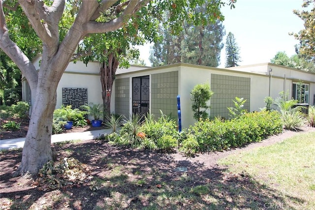 170 Avenida Majorca Unit A, Laguna Woods, CA 92637 - view of side of property