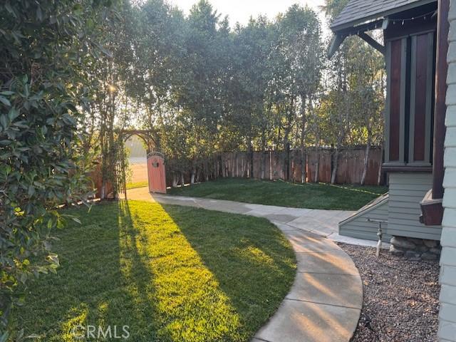 1355 N Gordon St, Pomona, CA 91768 - view of yard