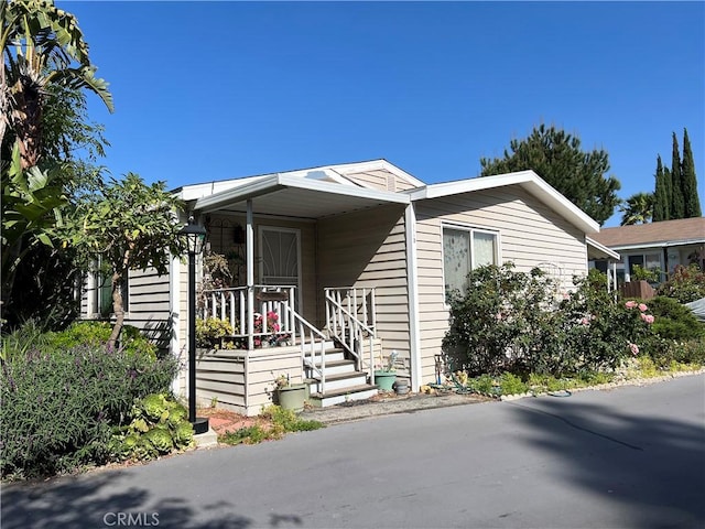 1113 Mohawk Unit 112, Topanga, CA 90290 - view of front of home featuring covered porch