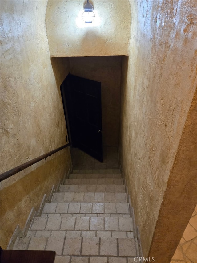 2617 Arbor Dr, Frazier Park, CA 93225 - view of stairway