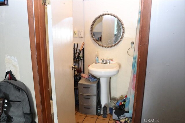164 N Townsend Ave, City Terrace, CA 90063 - bathroom featuring tile patterned floors