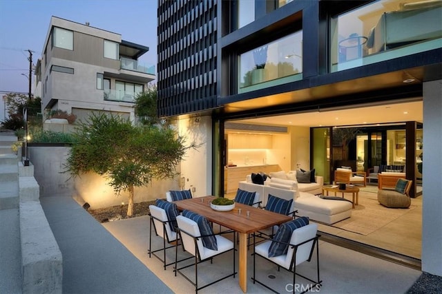 2821 Alma Ave, Manhattan Beach, CA 90266 - view of patio with an outdoor hangout area and outdoor dining area