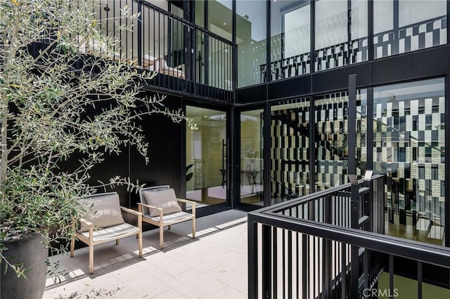 2821 Alma Ave, Manhattan Beach, CA 90266 - patio / terrace featuring a patio