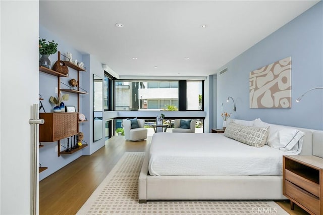 2821 Alma Ave, Manhattan Beach, CA 90266 - bedroom with wood finished floors and recessed lighting