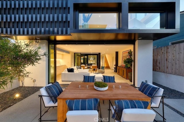 2821 Alma Ave, Manhattan Beach, CA 90266 - patio / terrace with a patio area, outdoor dining area, and an outdoor hangout area