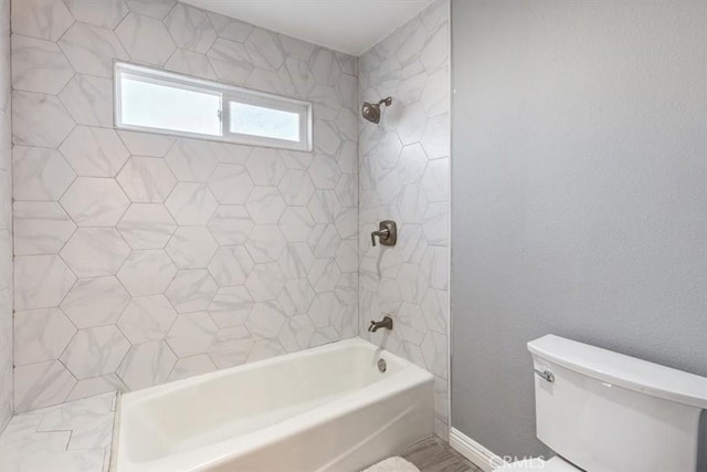 1174 Kingston St, Costa Mesa, CA 92626 - full bath with toilet and washtub / shower combination