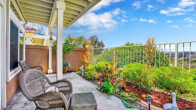 24965 Seagate, Dana Point, CA 92629 - fenced backyard featuring a patio