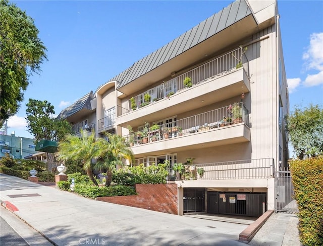 1010 Palm Ave Unit 207, West Hollywood, CA 90069 - view of apartment building / complex