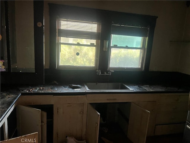 150 N Cambridge St, Orange, CA 92866 - kitchen featuring dark countertops