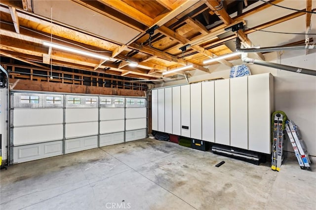 710 S Tourmaline Ct, Anaheim Hills, CA 92807 - view of garage