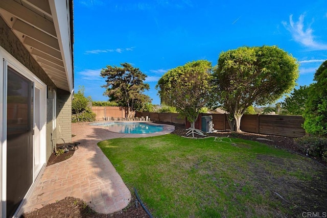 10437 Hermanos Rd, San Diego, CA 92124 - fenced backyard featuring a patio