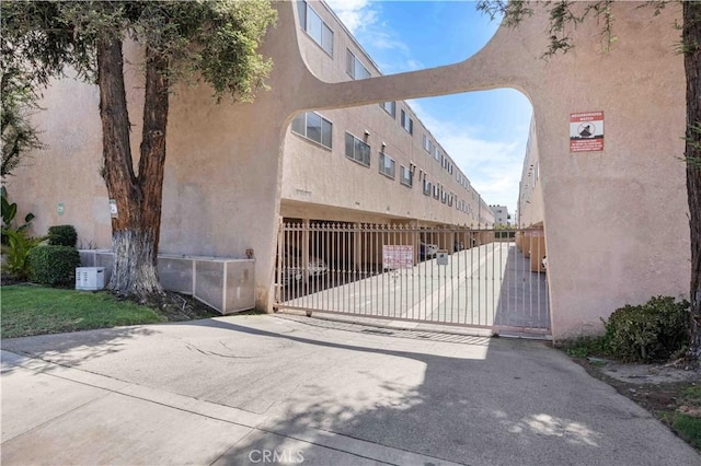 7924 Woodman Ave Unit 20, Panorama City, CA 91402 - view of building exterior
