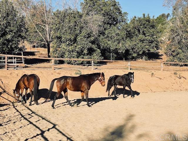 2605 Kauana Loa Dr, Escondido, CA 92029 - horse barn featuring a rural view