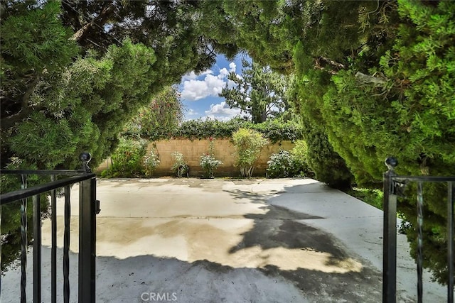 17313 Citronia St, Northridge, CA 91325 - view of patio / terrace