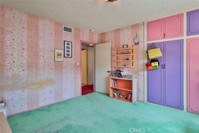 17313 Citronia St, Northridge, CA 91325 - carpeted spare room with wallpapered walls and a textured ceiling