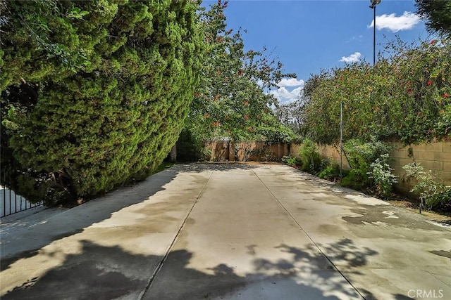 17313 Citronia St, Northridge, CA 91325 - fenced backyard with a patio area