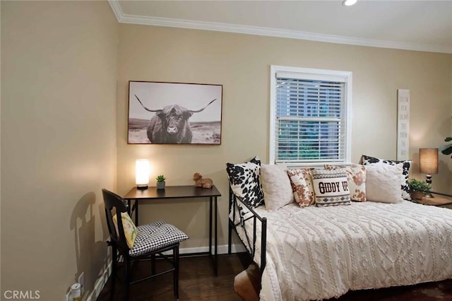 6541 Tokay Rd, Tujunga, CA 91042 - bedroom with wood finished floors, crown molding, and recessed lighting