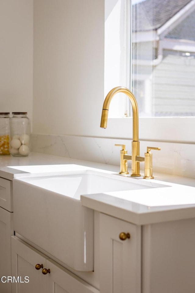 221 N 7th St, Santa Paula, CA 93060 - detailed view of vanity