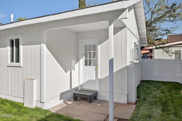 221 N 7th St, Santa Paula, CA 93060 - entrance to property
