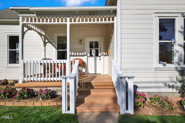 221 N 7th St, Santa Paula, CA 93060 - property entrance featuring a porch