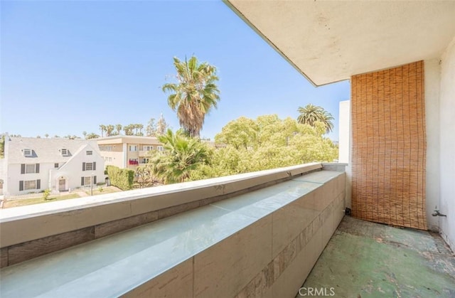 750 S Windsor Blvd Unit 7, Los Angeles, CA 90005 - balcony featuring a residential view