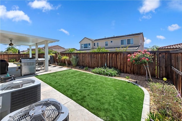 27843 Huron Ct, Menifee, CA 92585 - fenced backyard featuring a patio area