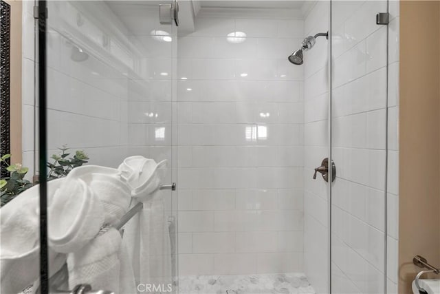 15037 Hiawatha St, Mission Hills San Fernando, CA 91345 - full bath featuring a shower stall and crown molding